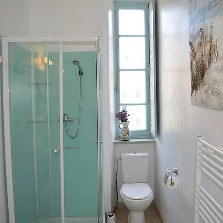 Riverside 4 Bed House Full Of Character And Charm *
