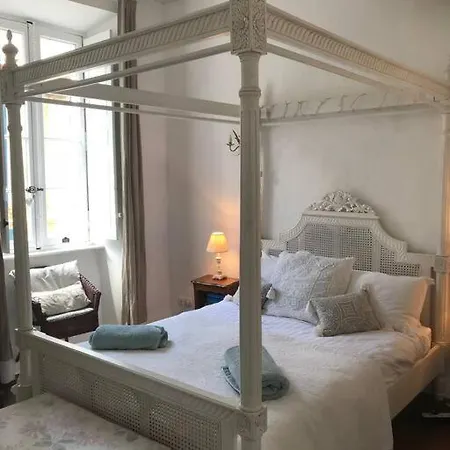 Riverside 4 Bed House Full Of Character And Charm * 基扬