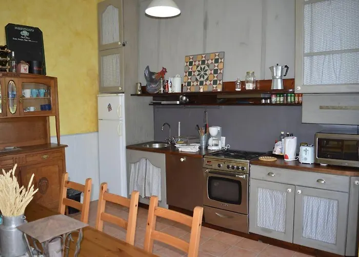 Riverside 4 Bed House Full Of Character And Charm