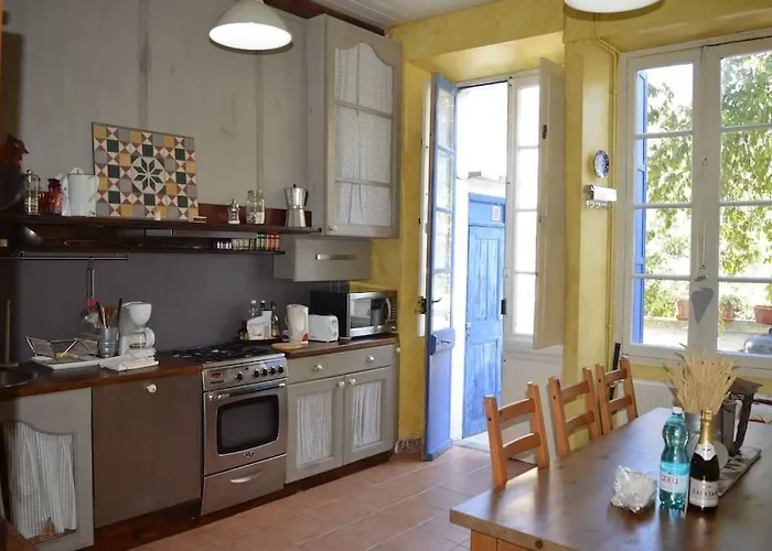 Riverside 4 Bed House Full Of Character And Charm Hébergement de vacances Quillan