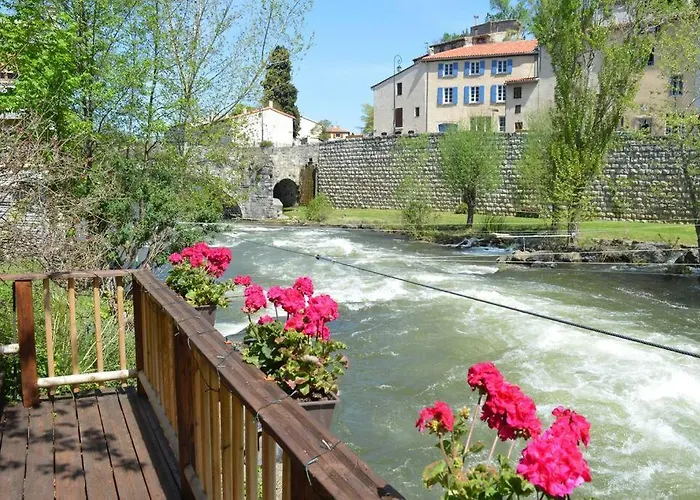 Hébergement de vacances Riverside 4 Bed House Full Of Character And Charm