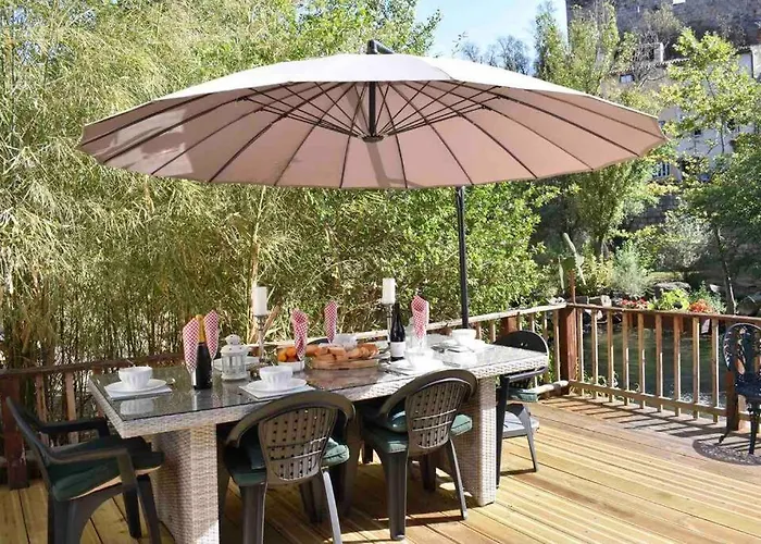 Hébergement de vacances Riverside 4 Bed House Full Of Character And Charm